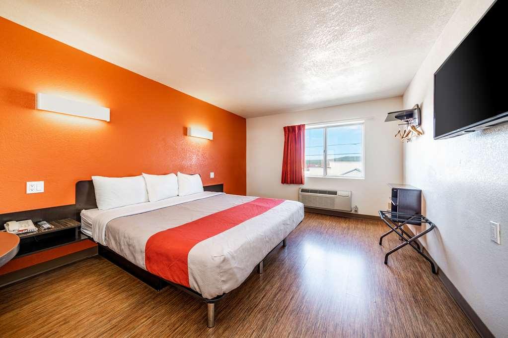 The Ellsworth Hotel, Ascend Hotel Collection Williams Room photo